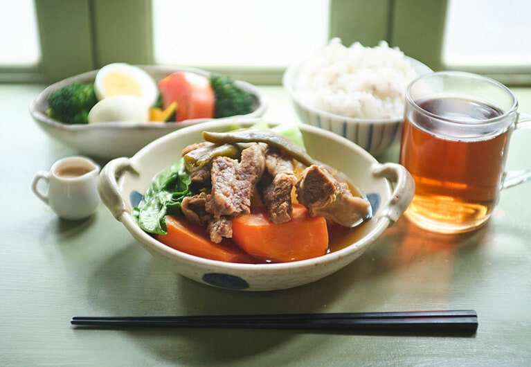 「剥皮辣椒燉牛肉」のセット350元。