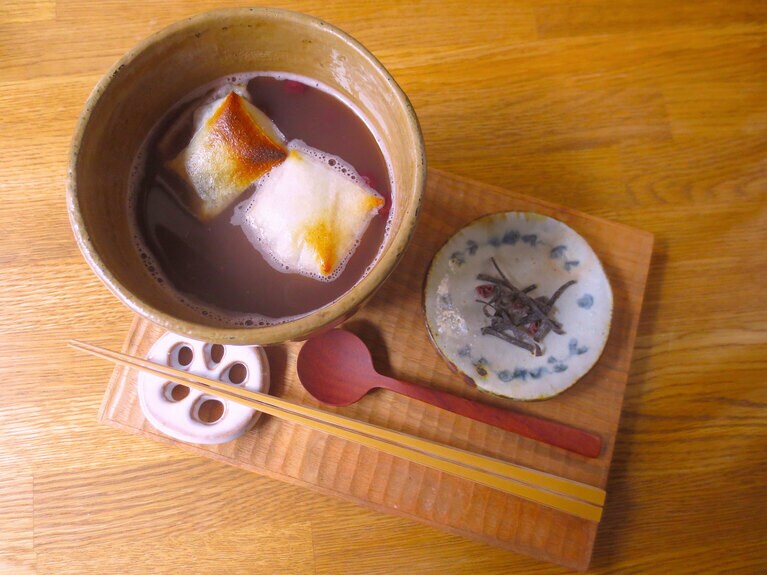 ほうじ茶との「お善哉セット」1,050円。