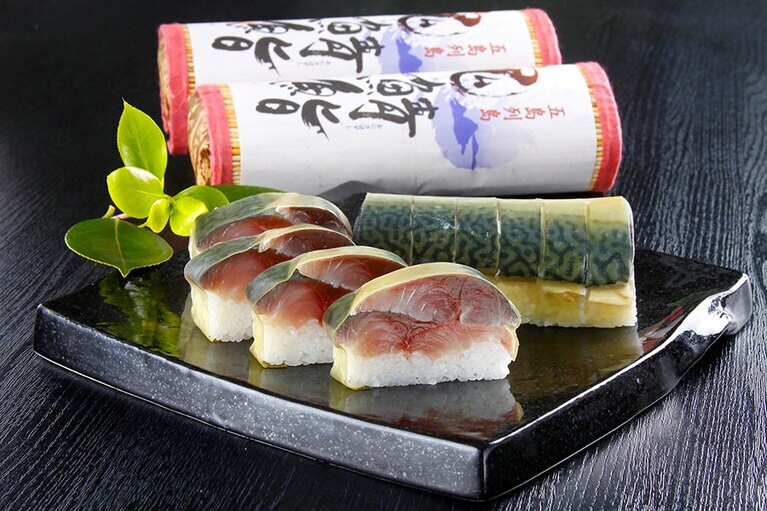 「鬼鯖鮨(ダブル)」3,024円。