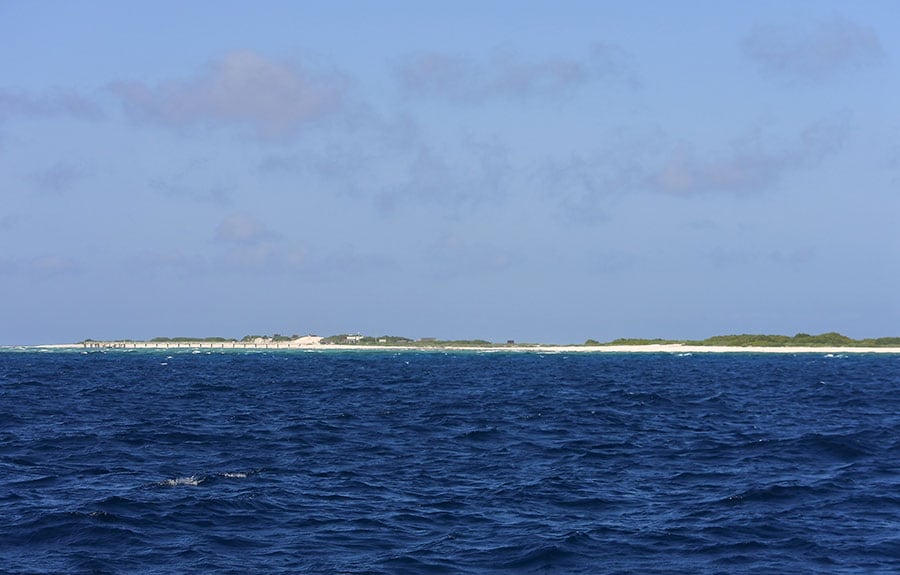 3つの無人島からなるチービシ。この周辺でクジラを探します。