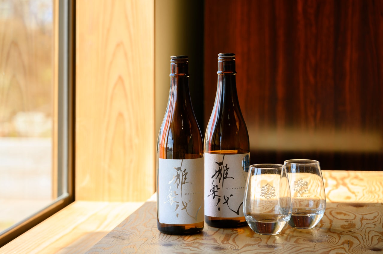 忘年会ということもあり、もちろんお酒も用意。どんな日本酒＆お酒が揃うかお楽しみに！　写真は佐渡市の酒蔵、天領盃酒造の日本酒。