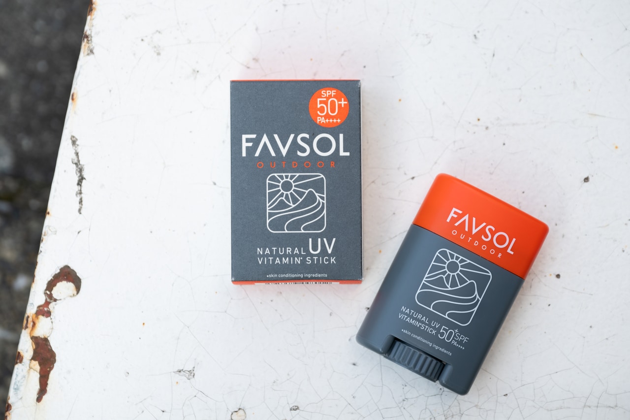 NATURAL UV VITAMIN STICK／FAVSOL　2,970円。