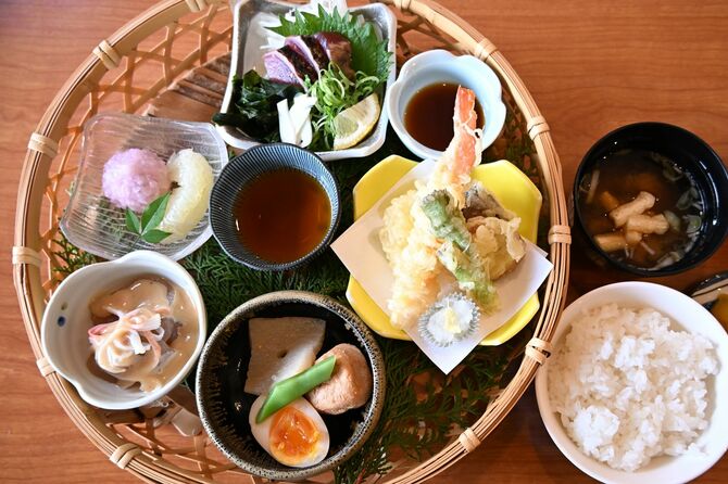 人気ナンバーワン「ゆの森弁当」