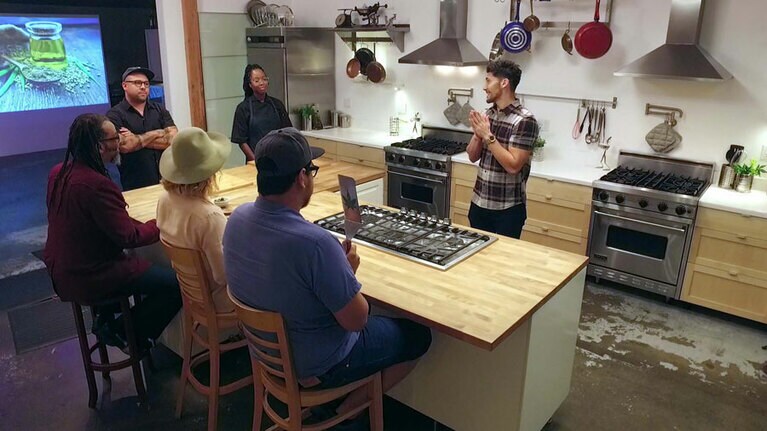 Netflixオリジナルシリーズ『クッキング・ハイ: マリファナ料理対決』独占配信中。