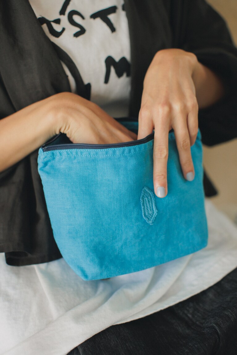 リネンのポーチ（BLUE）2,530円