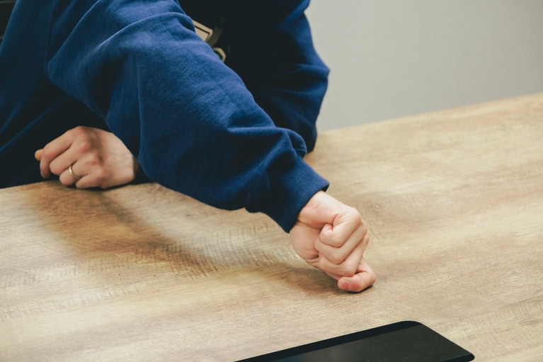 たらし焼きの食べ方を教えてくれた。