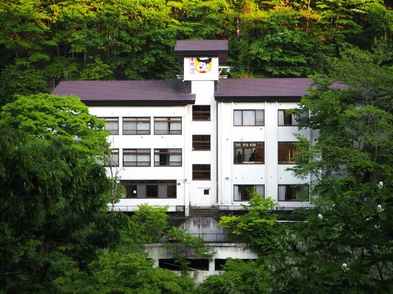 老神温泉 ぎょうざの満州 東明館外観