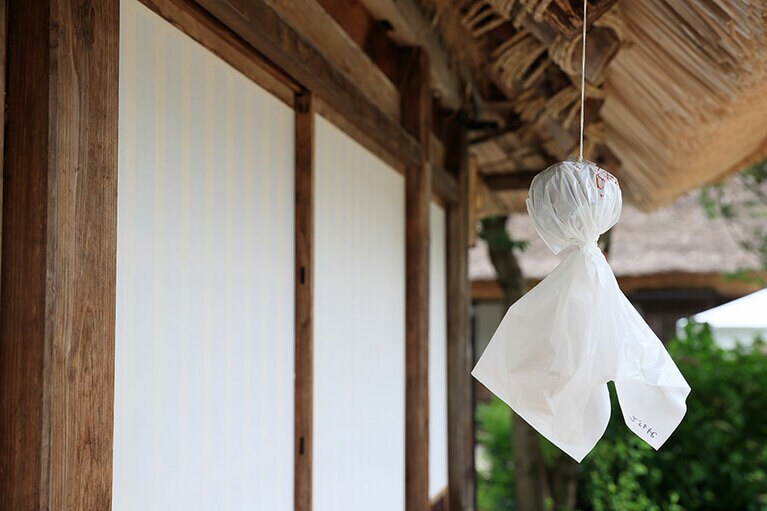 富山県南砺市長・田中幹夫氏は「今日晴天に恵まれたのは、あのてるてる坊主のおかげです」とコメント。