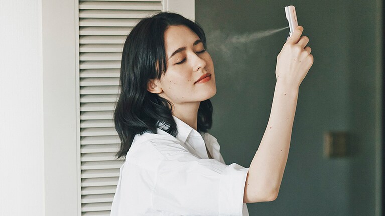 フェスティノ「充電式 フェイシャル ハンディミスト」5,500円。