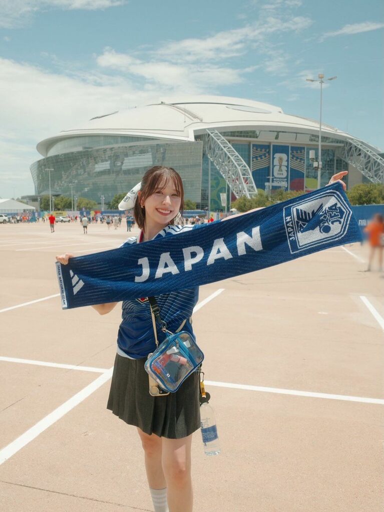 玉井詩織さんのミニスカコーデ（本人のInstagramより引用）