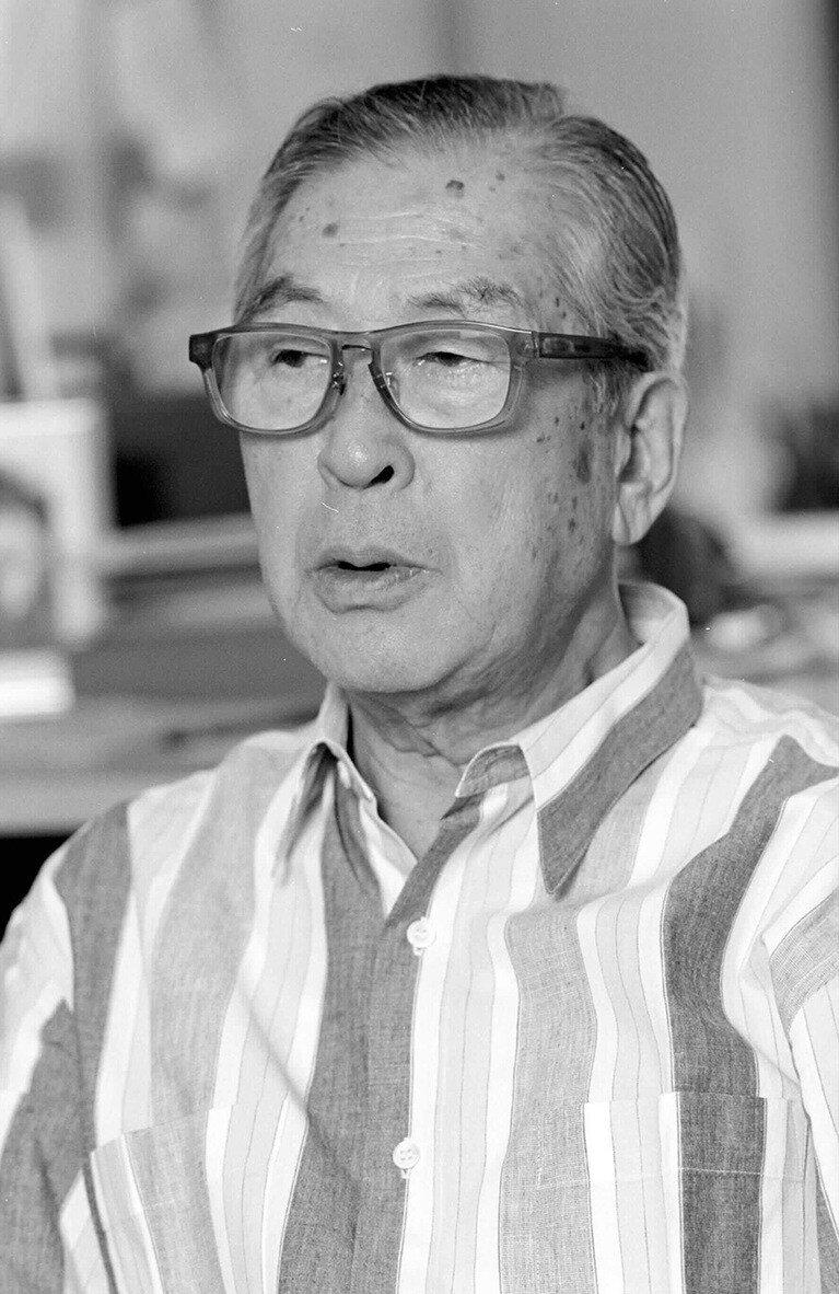 およそ四半世紀にわたって牟田刑事官を演じた小林桂樹は、10年に86歳で逝去した。なお、父は警察官であった。