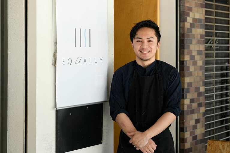 オーナーシェフの友納滉一さん。