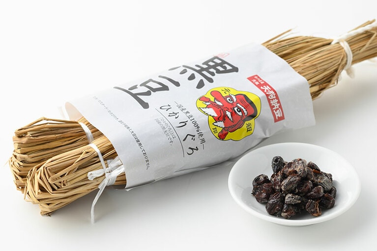 天狗納豆「国産大粒黒豆ひかりぐろ わら納豆」70g×2本 928円／茨城県