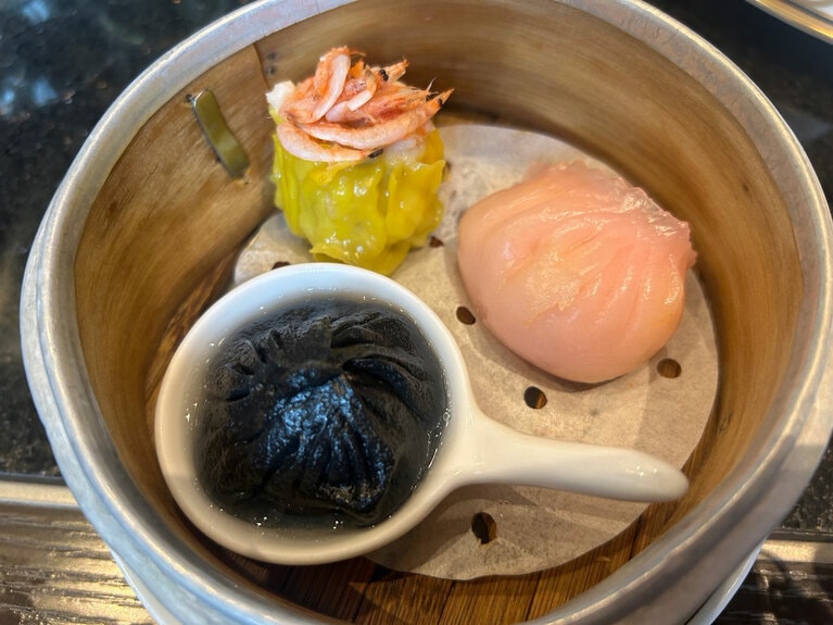 「点心師のアフタヌーンティー仕立てのプレミアム点心」。