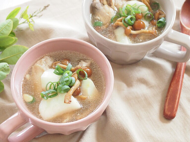 里芋と長芋のきのこ汁。