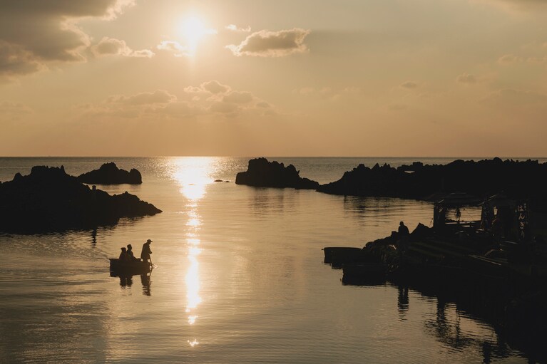 佐渡・宿根木に残る原風景に魅せられて。俳優・工藤阿須加さんと江戸時代にタイムスリップ【通いたくなる島、佐渡】