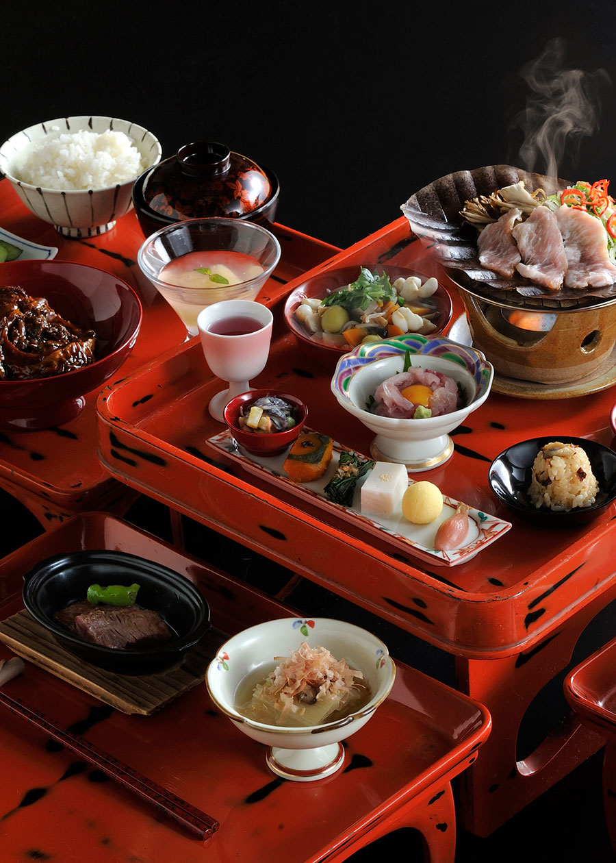 会津の奥深い食文化もじっくり堪能できます。
