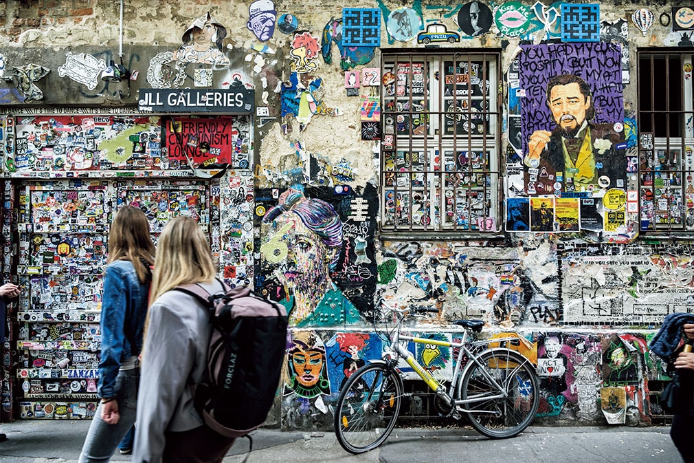 アンネ・フランク・センター近くの小径。