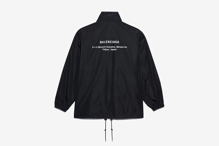 バレンシアガ レインジャケット 199,000円。