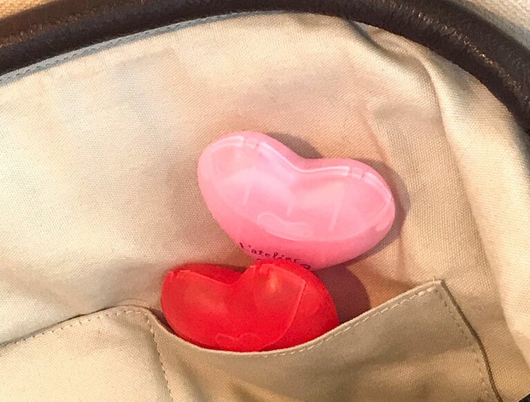 【ラトリエ・ミラ ペーパーソープ】容器のサイズはそれぞれMAXで、およそ横58mm×縦51mm×厚さ21mm(プチプラ美調べ)。バッグのいわゆる内ポケットにもすんなり収まるし軽い！