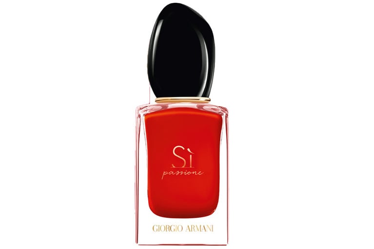 マニキュアボトルのようなスタイリッシュなフォルム。「シィ パシオーネ」30ml。