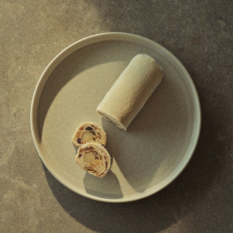 「メープル シュトーレン」3,800円。長さ15cm。