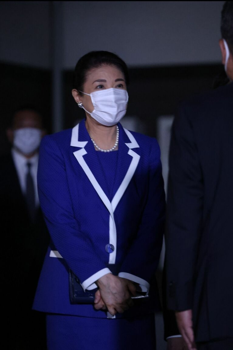 栃木県鹿沼市の北犬飼コミュニティセンターで県勢概要を聴取された雅子さま　©JMPA