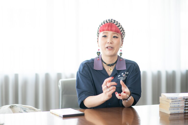 岡村トモ子さん。