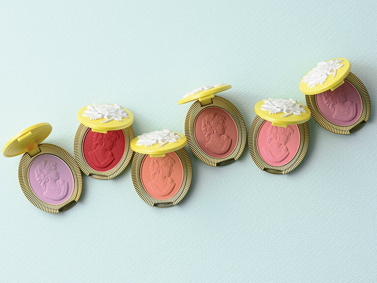 プレスト チークカラー N(ミニ) 全10色(左から：16、12、10、09、02、01) 各3,000円／レ・メルヴェイユーズ ラデュレ(2020/4/24/発売)