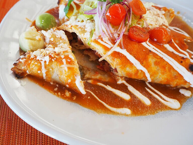 ロスカボスのラグジュアリーリゾート「ル ブラン スパリゾート ロスカボス」のレストラン「ブラン オーシャン」で朝食に食べたエンチラーダス。