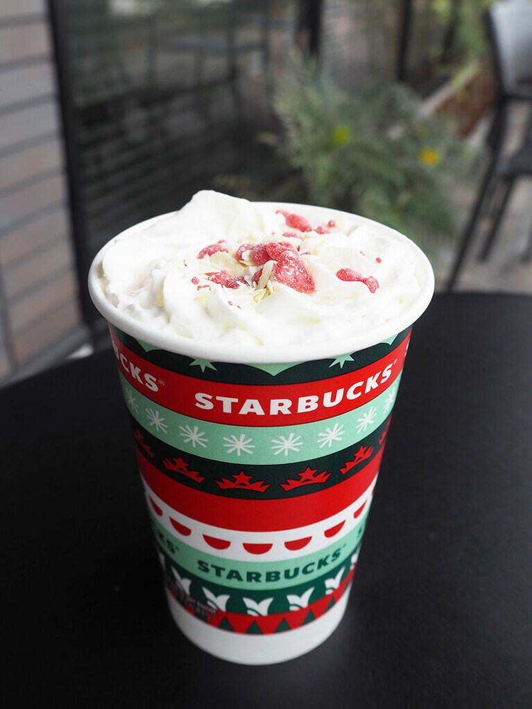 ベリー×ベリー ホワイト モカ Tall 490円。※アイスもあり。