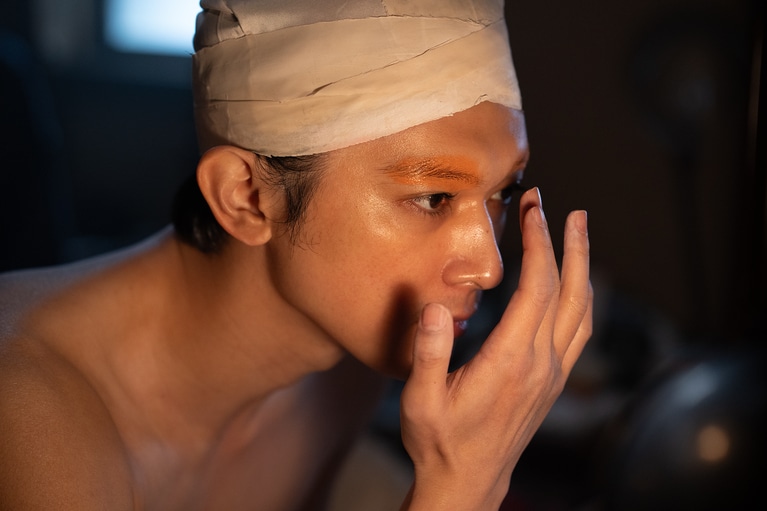 喜久雄の芸名は「花井東一郎」。師匠の半二郎が命名した。『国宝』公式Xより。