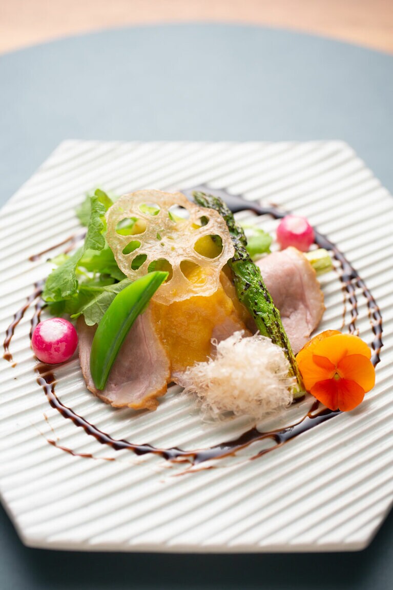 山荘わらび野［大分／由布院温泉］夕食料理一例。