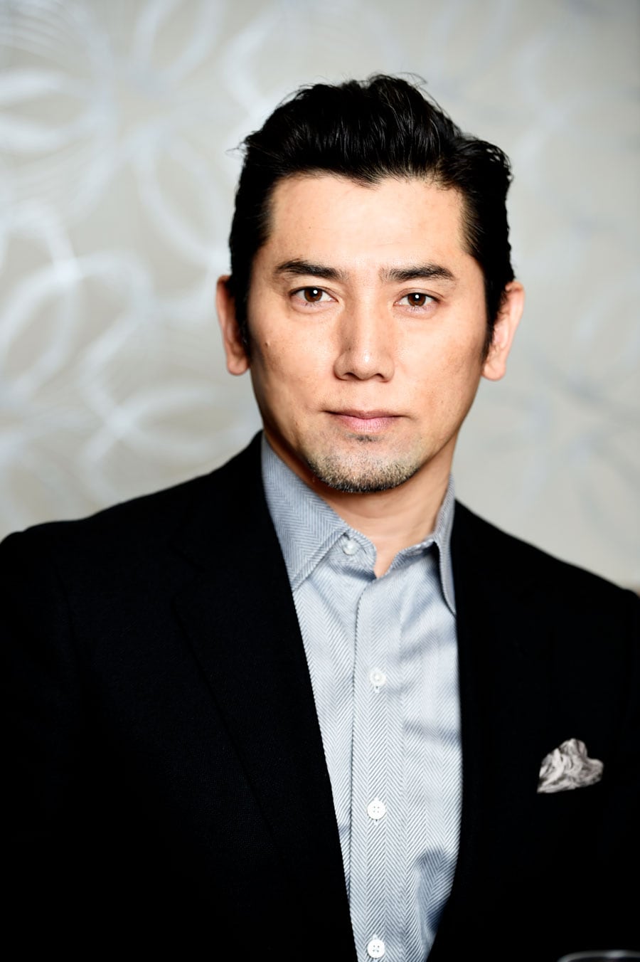 2020年54歳を迎えた本木雅弘。