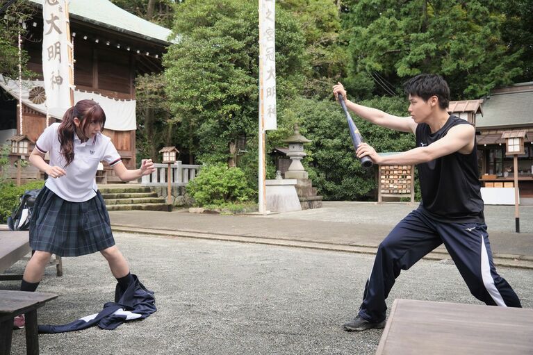 ©2025「ロマンティック・キラー」製作委員会　©百世渡／集英社