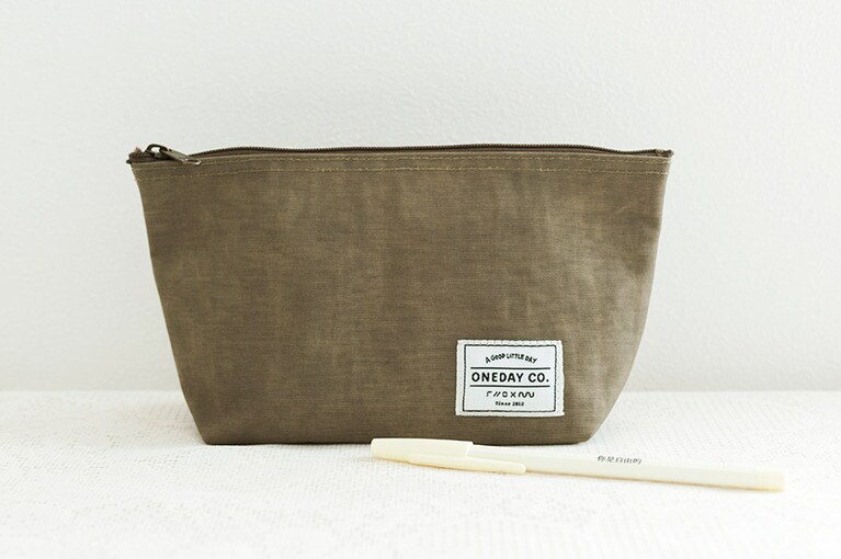 雑誌の世界観に通ずるすっきりしたデザイン／小日子