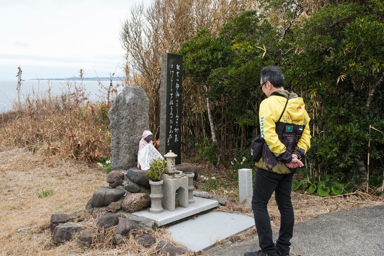 遊女と船頭の悲恋を伝える腰巻地蔵。