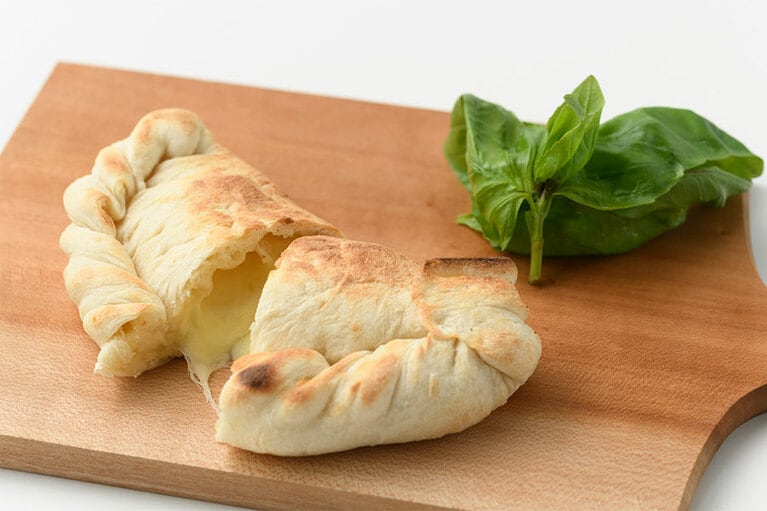 オリジナル カルツォーネ チーズ