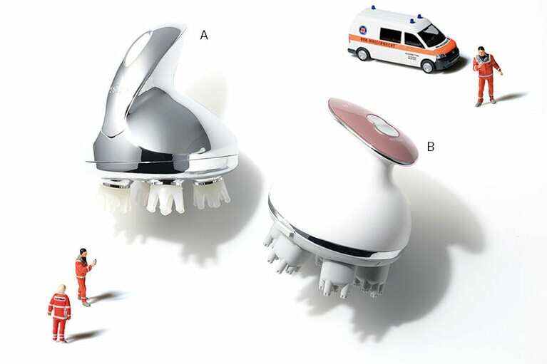 A：頭皮を連続的につまみ上げるエステティシャンの手技を実現。筋肉の緊張をゆるめ、フェイスラインもすっきり。リファグレイス ヘッドスパ 29,800円／MTG B：毎分約57,600回の刺激を与え、リフトアップ。デコルテや首、肩にも使用可能。ミーゼ ヘッドスパリフト 12,500円／ヤーマン