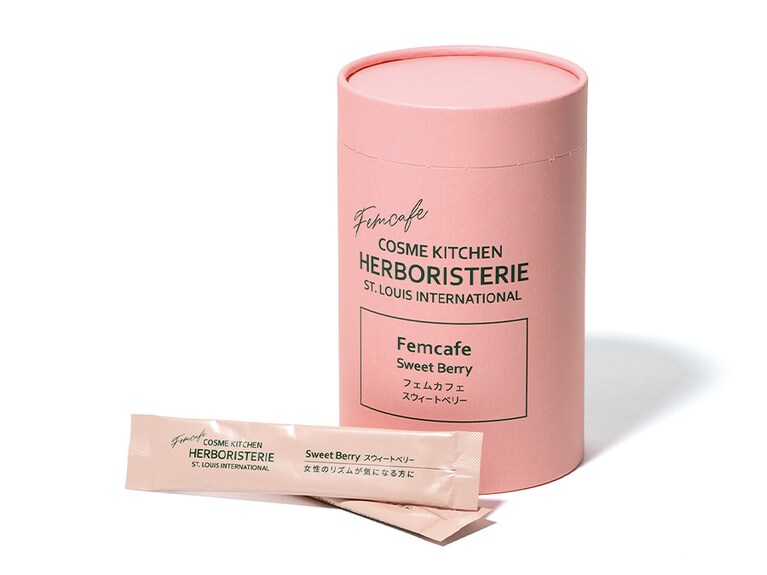紗栄子さん・森田敦子さんプロデュースのフェムケアドリンク。Cosme Kitchen HERBORISTERIE フェムカフェ スウィートベリー 2g×28包 3,888円。