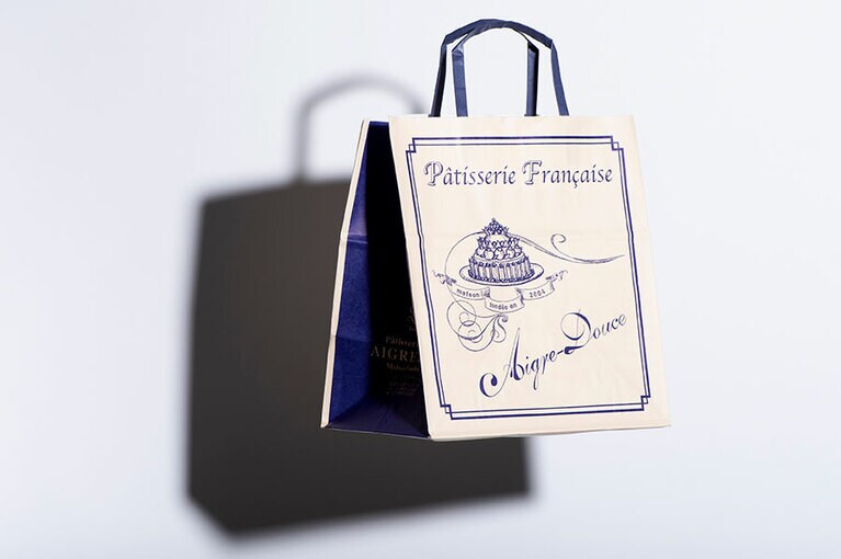 エーグルドゥースのショッパー。