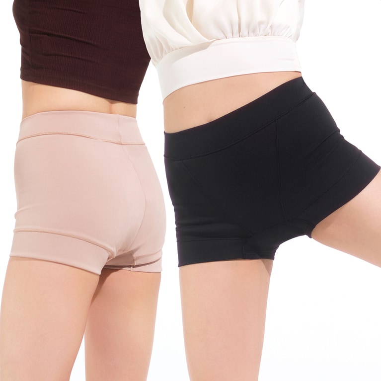 シグネチャー ショーツ 04 ベージュ 7,480円／Bé-A