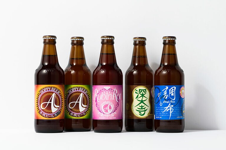 【東京】ホッピーBeer(各330ml)。「赤坂ビール」「深大寺ビール」「調布びーる」。左から：赤坂ビール ミュンヘン、ピルゼン、ルビンロート 各345円、深大寺ビール ピルゼン 345円、調布びーる 368円。