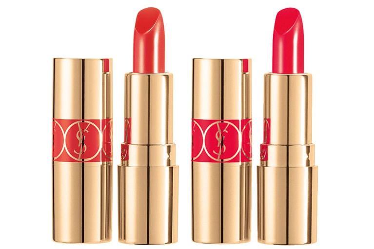 6種類もの美容オイル配合で乾燥から唇を守る。左から、「ミニ ルージュ ヴォリュプテ シャイン No.12 コライユ ドルモン」、「ミニ ルージュ ヴォリュプテ シャイン No.45 ルージュ タキシード」 各1.3g。