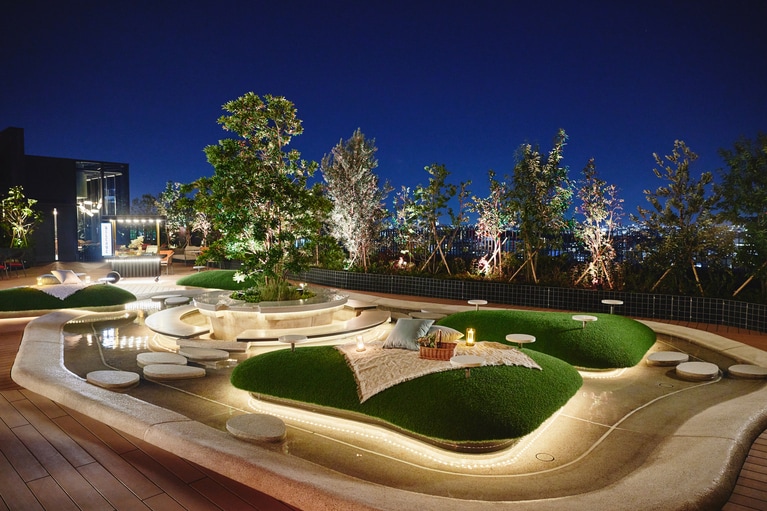 地上60メートルの空中庭園で、お休み前の癒しのひとときを。