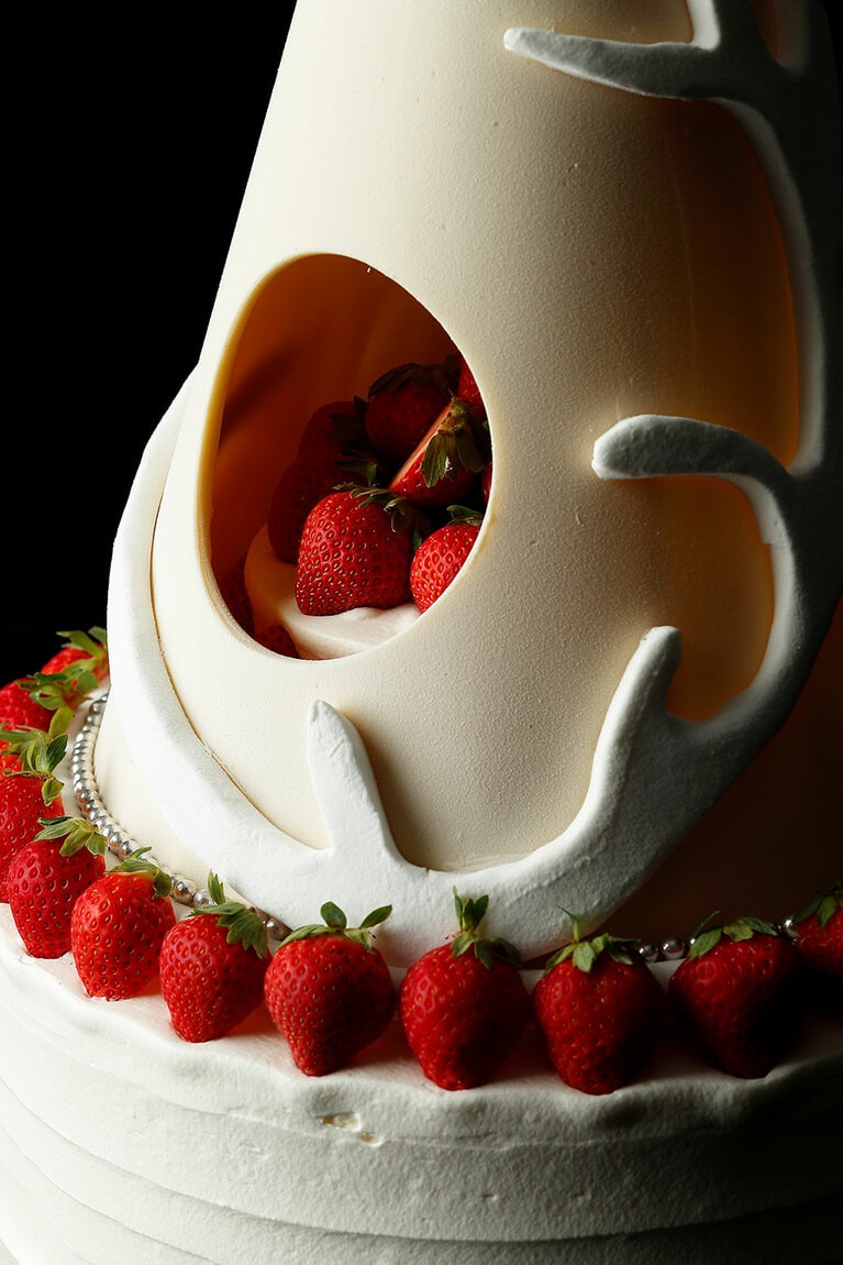 「レンヌ」とはフランス語でトナカイという意味。ホワイトチョコレートを用いて雄々しいトナカイを表現しています。