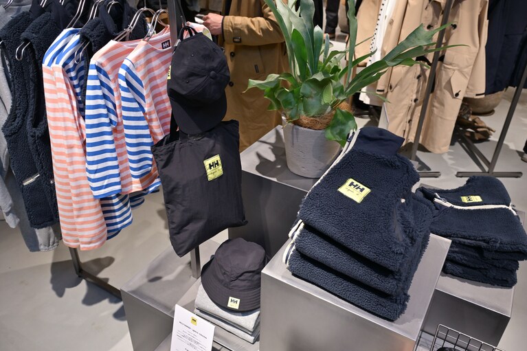 ヘリーハンセン×アニエスベー。