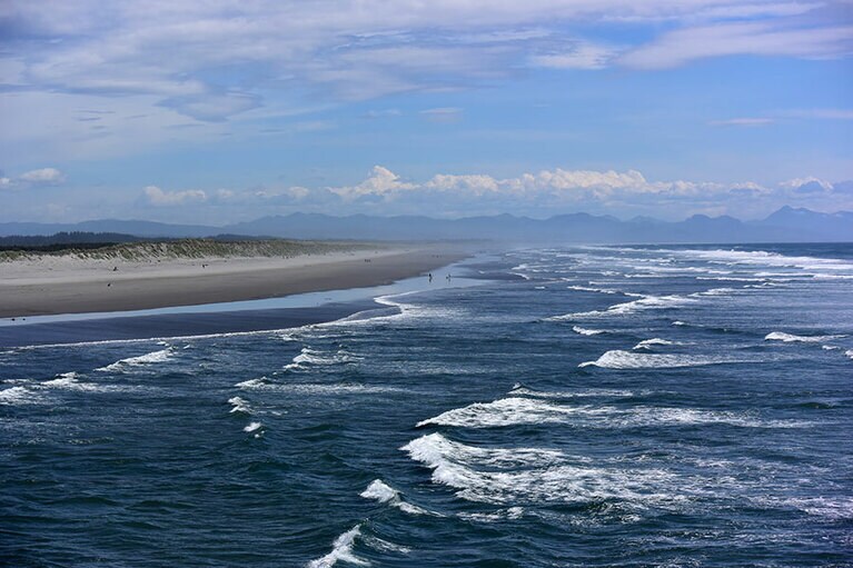 “グレイブヤード・オブ・ザ・パシフィック(太平洋の墓場)”と呼ばれるほど、船が座礁した海域。