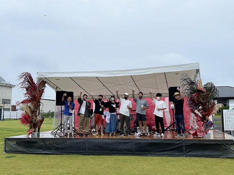 クラフトサケの祭典「猩猩宴(しょうじょうえん)」の様子。