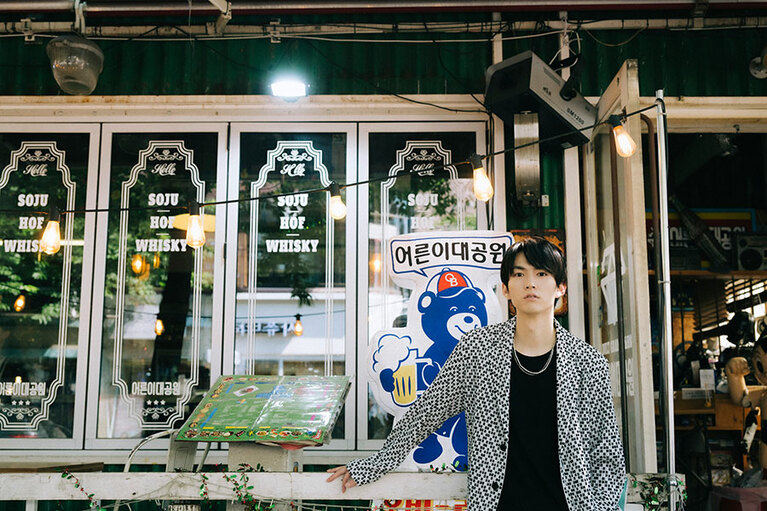 ドラマ第4話でホン・チャヨンがヴィンチェンツォに手を組まないかと提案するシーンで登場。